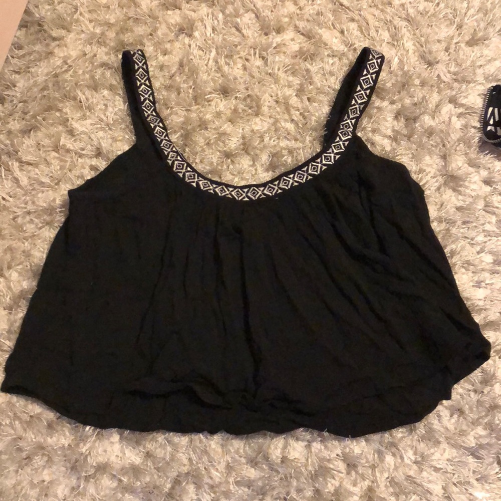 Black loose crop top